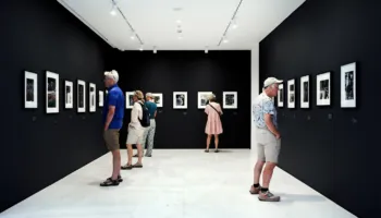 “Gjon Mili: Retrospektivë”, ekspozita që sjell fotografinë përtej imazhit të zakonshëm