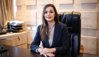 Gjykata Administrative kthen në detyrë dekanen e pezulluar të Fakultetit të Drejtësisë