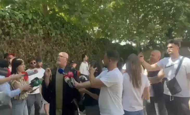 Gjyqi/ Dy protestues mbeten në arrest shtëpie, lirohen 19 të tjerët