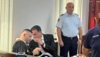 Gjyqi ndaj Dados, Administrativja rrëzon Veliajn: Çështja nuk merret në shqyrtim
