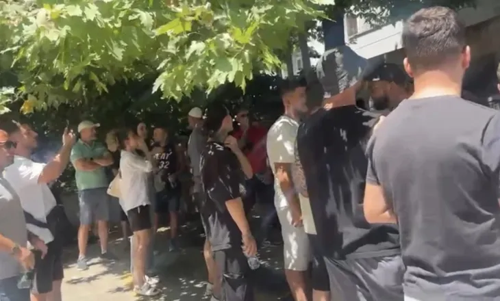 Gjyqi për qytetarët e arrestuar, protestuesi me epilepsi shfaq probleme shëndetësore