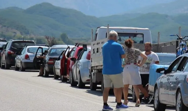 Greva e grekëve prek qarkullimin, të hënën ndërpritet për disa orë lëvizja në Kakavijë
