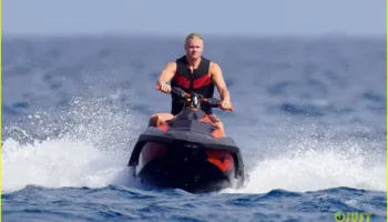 Haaland me pushime në Siçili, duke shijuar modën dhe duke u relaksuar pranë detit