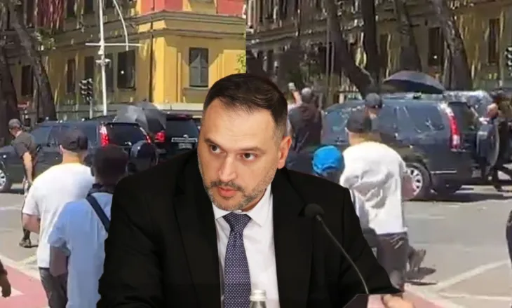 “Hajdut! Hajdut!”/ Protestuesit godasin me vezë makinën e ministrit të Mbrojtjes