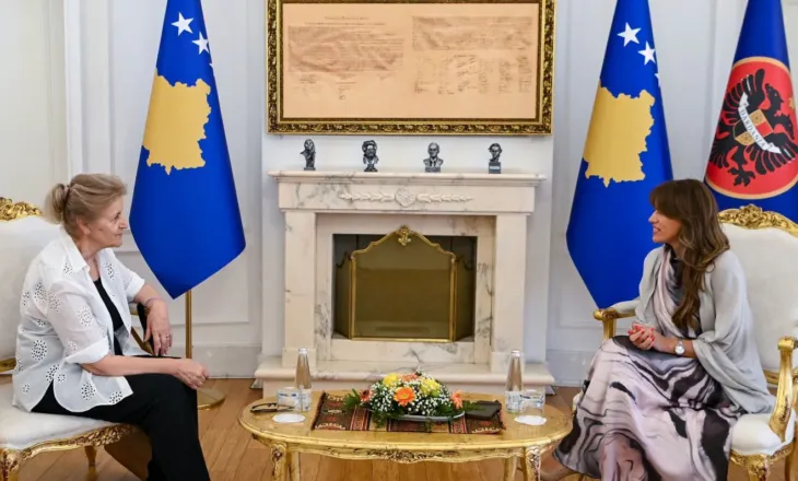Haxhiu takon themeluesen e “JETA/VITA”, vlerëson angazhimin për ndërgjegjësimin ndaj kancerit të gjirit