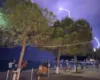 Himarë/ Elektricisti 55-vjeçar humb jetën gjatë ndërhyrjes për rikthimin e energjisë elektrike
