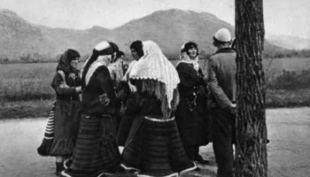 Hiret që na shfaqen si një himn i dëshmimit, bukurisë, sharmit, përulësisë dhe dinjitetit të gruas shqiptare
