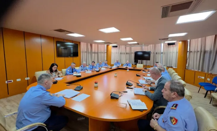 Hita mbledh drejtorët e DVP-ve në takim, kryepolici: Të rritet prania në terren dhe efikasiteti i shërbimit
