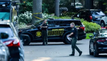 Horror në Michigan, gjashtë fëmijë mes 8 viktimave pas të shtënave me armë dhe zjarrit në banesë