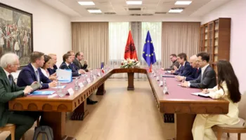 Hoxha pas takimit me parlamentarët francezë: Franca mbetet një partner kyç në rrugën drejt BE-së