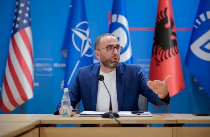 Huaja me SHBA-në në GJK? Bardhi i përgjigjet Ministrit të Mbrojtjes: Nuk ka gjë më të pranueshme në një vend…