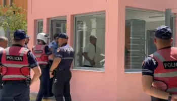 I akuzuar për vrasjen e ish-policit Santiago Malko/ Ilir Selmanaj paraqitet në GJKKO i shoqëruar nga forca policore