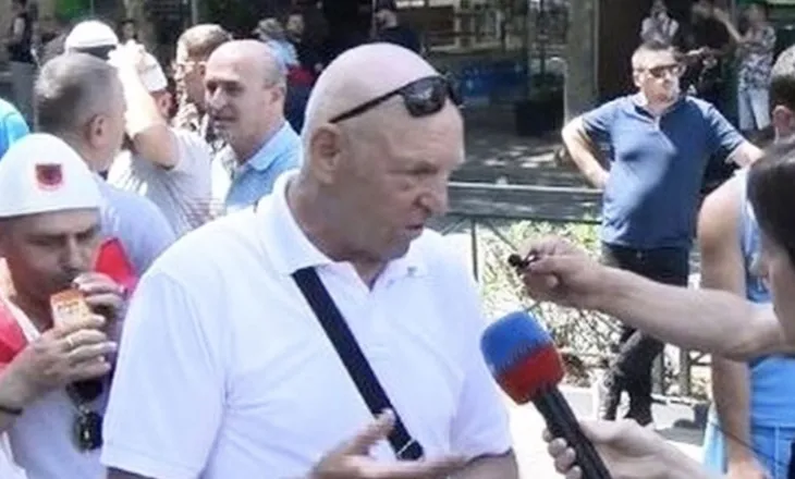 I biri u shoqërua gjatë protestës/ Babai i Gent Prognit: Shqiptarë, protestoni!