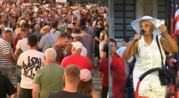 ‘I dha miliona euro koncertit, ndërsa mua vetëm 60 qindarka”/E sëmura me kancer shpërthen në revoltë: Rama është palaço