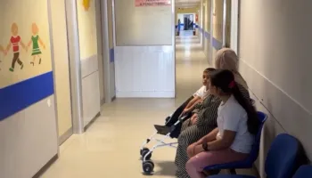 I nxehti, apeli i mjekes: Kujdes me hidratimin dhe ushqimin e fëmijëve