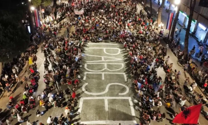 “I pabesë”, mesazhi që protestuesit i lanë Ramës në Bulevard