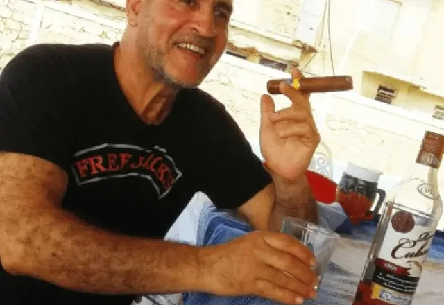I përmendur mbi 2 mijë herë në dosje, gjendet i vdekur rekrutuesi i modës që i siguronte femra Epsteinit