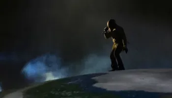 I riu përdor inteligjencën artificiale për të hyrë në zonën VIP të koncertit të Kanye West në Shqipëri