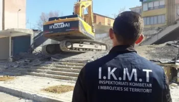 IKMT ndërhyn në Dhërmi/ Pezullohen aktivitetet dhe gjobiten subjektet për ndotje mjedisore