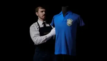 Ikona e futbollit në Brazil e veshi në Botërorin 1958, del në ankand bluza e Pelé