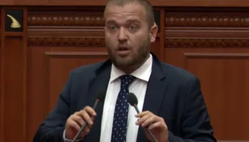 ‘Iku me vrap si kalama kopështi’, Bido nuk kursen Shehajn: ‘Bufoni’ politik vuri në rrezik interesin kombëtar!
