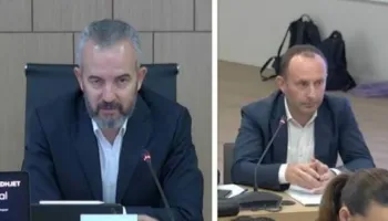 Ilirjan Celibashi refuzon t’i heqë mandatin kryebashkiakut të Kuçovës, Kreshnik Hajdari