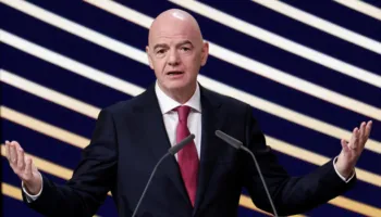 Infatino sqaron “shitjen e Botërorit”! Kreu i FIFA-s mohon akuzat: Është një mundësi, jo një detyrim!