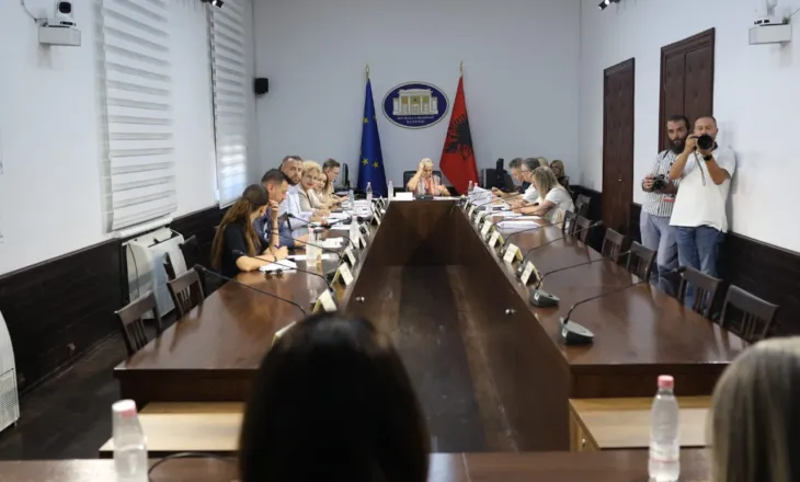 Integrimi në BE/ Komisioni i Ekonomisë miraton paketën me 5 projektligje për bizneset; nisin ndryshimet edhe për pronësinë intelektuale
