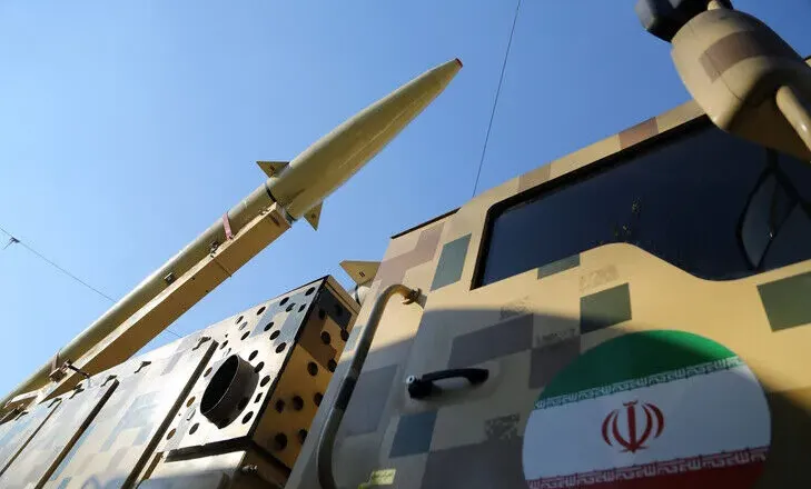 Irani lëshon 10 raketa balistike drejt një baze amerikane në Jordani