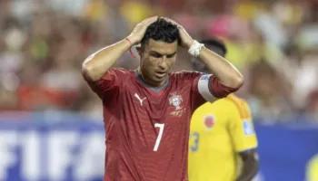 Ish-sulmuesi i Anglisë mesazh Ronaldos: Po pengon zhvillimin e ekipit, të tërhiqet