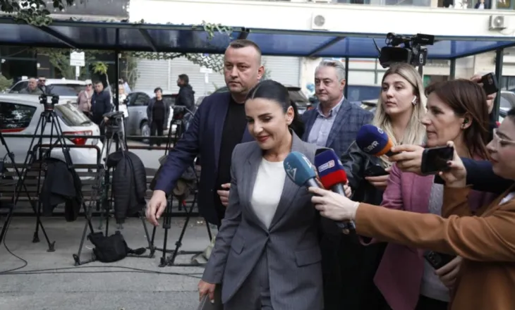 Ish-zv/kryeministrja Belinda Balluku thirret në SPAK e shoqëruar nga avokati