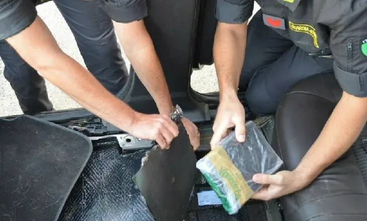 Itali/ Ktheu shtëpinë në laborator kokaine, 19-vjeçari shqiptar mburrej me jetën e luksit