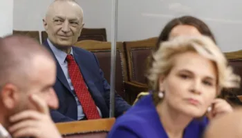 Ja strategjia e Ilir Metës dhe Monika Kryemadhit për t’i shpëtuar burgut, si po kërkojnë të nxjerrin jashtë loje…