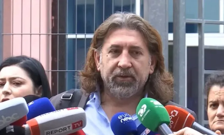 “Jam dhe mbetem pjesë e protestës”/ Reagon avokati Matlija: Distancohem qartë nga mikrofoni dhe përfaqësimi i vetëshpallur