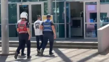 “Jam i pafajshëm”/ Tensione në gjyqin ndaj Ilir Selmanit në GJKKO, e ëma Santiago Malkos: Ma kthe djalin!