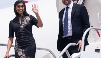 JD Vance bëhet baba për herë të katërt, bashkëshortja e tij Usha sjell në jetë një djalë