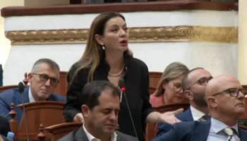 ‘Jemi përfaqësues të qytetarëve që protestojnë’, Vokshi akuza PS-së: Opozita s’i humbi zgjedhjet, ia vodhët ju