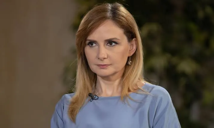 Jorida Tabaku e PD-së flet për maska dhe njolla të murme: Koka e sistemit ka rënë