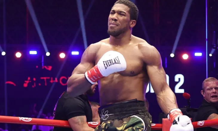 Joshua mesazh Fury para duelit: I kemi nënshkruar kontratat, do t’ia shqyej zemrën në ring