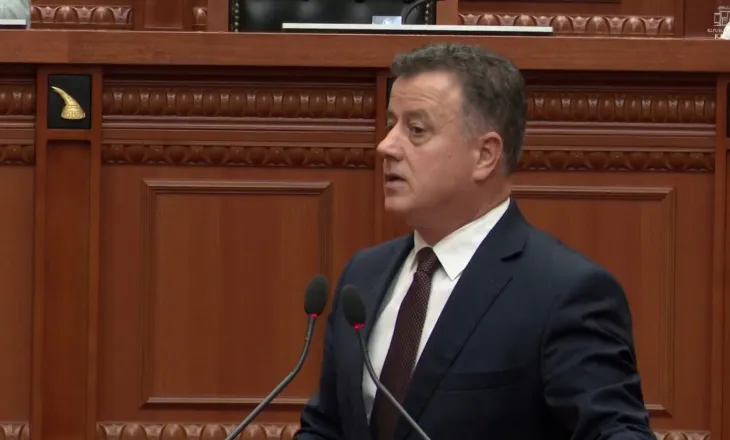 “Ju jeni zhgarravina”, Flamur Noka i ashpër me socialistët në Kuvend: Po e shndërroni Parlamentin në palo institucion