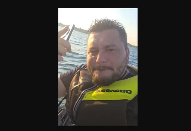 Kaloi ilegalisht në SHBA me motor uji dhe hyri Live në rrjetet sociale, agjentët federalë arrestojnë shqiptarin