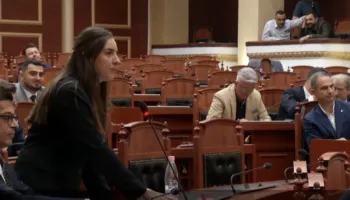 ‘Kam lidhur një kontratë për prenotim’, Zegjine Çaushi pranon blerjen e apartamentit: Nuk ka nisur akoma
