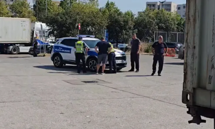 Kamioni përplas për vdekje këmbësorin në Portin e Durrësit, humb jetën 62-vjeçari nga Kosova