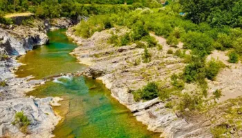 Kanioni i Kirit, peizazhe përrallore dhe ujëra të kristaltë