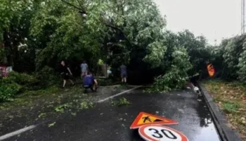Kaos nga moti i keq në Ballkan, mijëra dëme në bujqësi, infrastrukturë dhe automjete