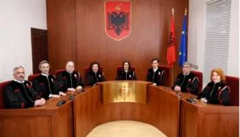 Katër anëtarë të Gjykatës Kushtetuese: “Arresti në burg” ndaj Erion Veliajt cenon mandatin e fituar me votë!