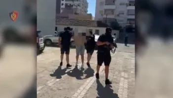 Kavajë/ Arrestohet 26-vjeçari i kërkuar nga Italia, akuzohet për organizatë kriminale të trafikut të drogës