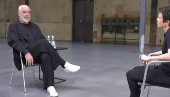 ‘Ke prova?’ Rama përplaset me gazetaren e DW: Dorëheqja nuk do të jetë opsion, të presin zgjedhjet e tjera