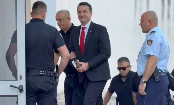Kërkon shkarkimin e Ols Dados si prokuror, Erion Veliaj mbërrin në Gjykatën Administrative