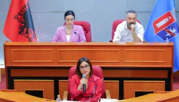 Këshilli Bashkiak i Tiranës miraton disa vendime, përfitojnë 216 familje